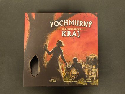 Bazar - Pochmurný kraj + insert, dřevěné komponenty z KS a obaleno