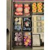 Bazar - Pochmurný kraj + insert, dřevěné komponenty z KS a obaleno